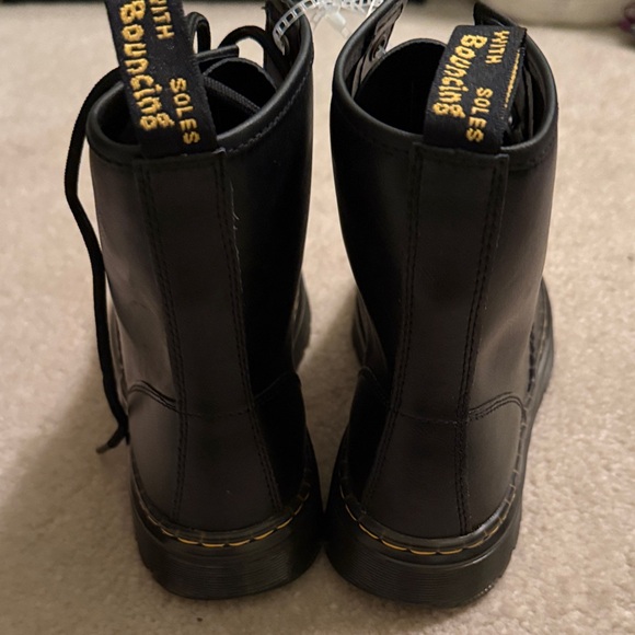 Dr. Martens Zavala Black Lace-Up Boots Women’s 7 EU 38 NEW - Picture 7 of 7